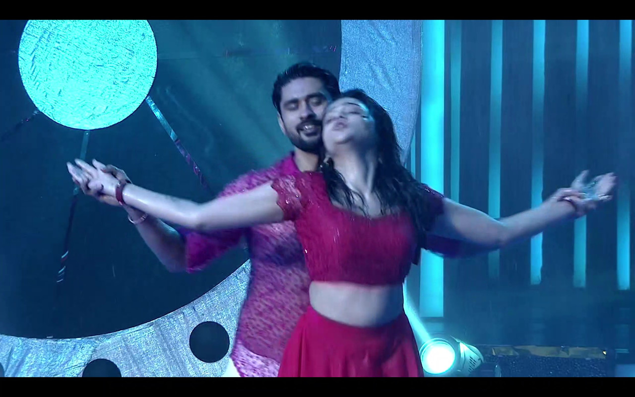 [Image: vlcsnap-2025-10-11-23h48m06s533.jpg]