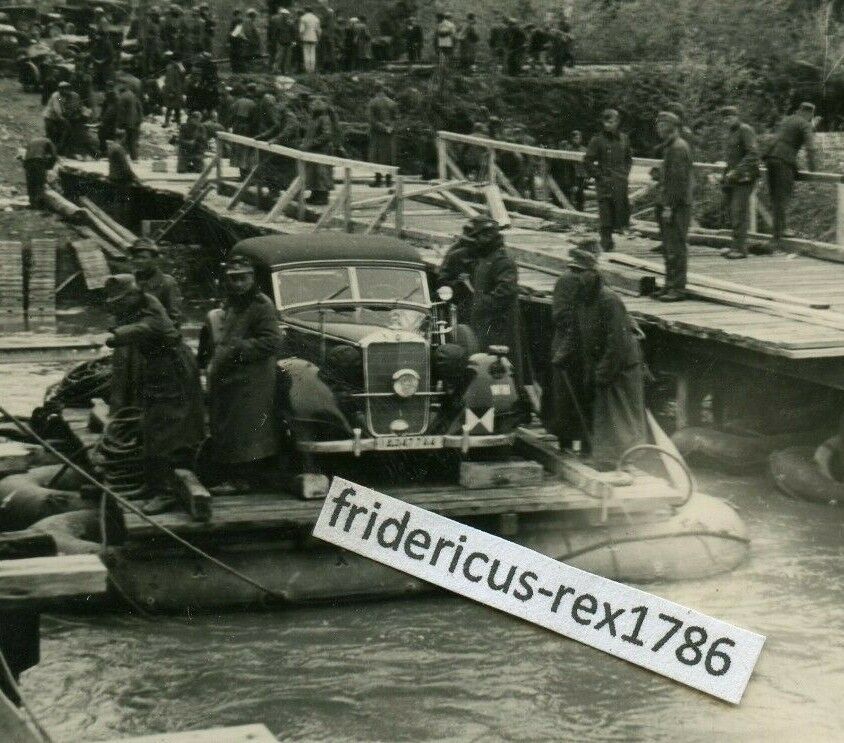 Foto 3 Gebirgsjäger Truppe beim luxuriöser Pkw Kübel Mercedes Benz Kennung