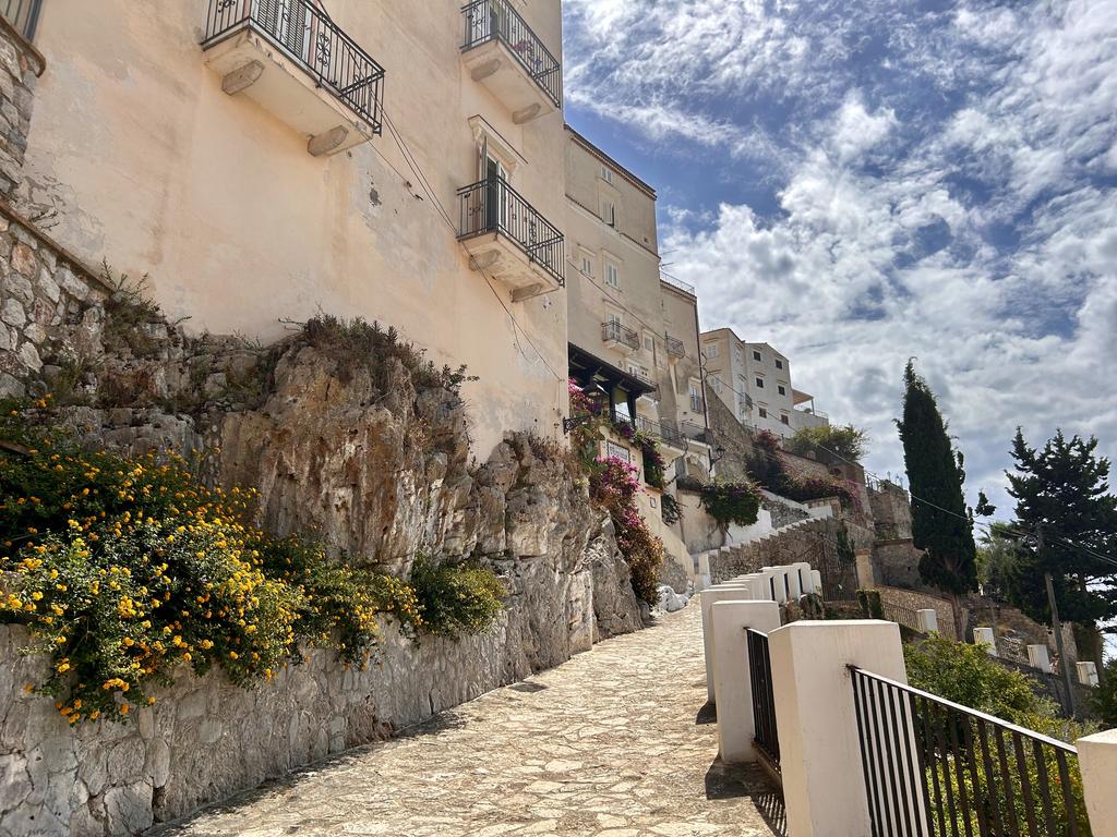 Жаркий сентябрь на побережье Тирренского моря. Жаркий сентябрь на побережье Тирренского моря.