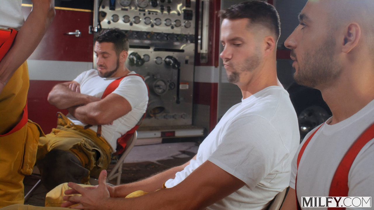 Eva Angelina - Yes Chief - MILFY.mp4.0002