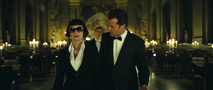 Revolver_HDRip__[scarabey.org]_by_Scarabey.avi_20211213_210409.839