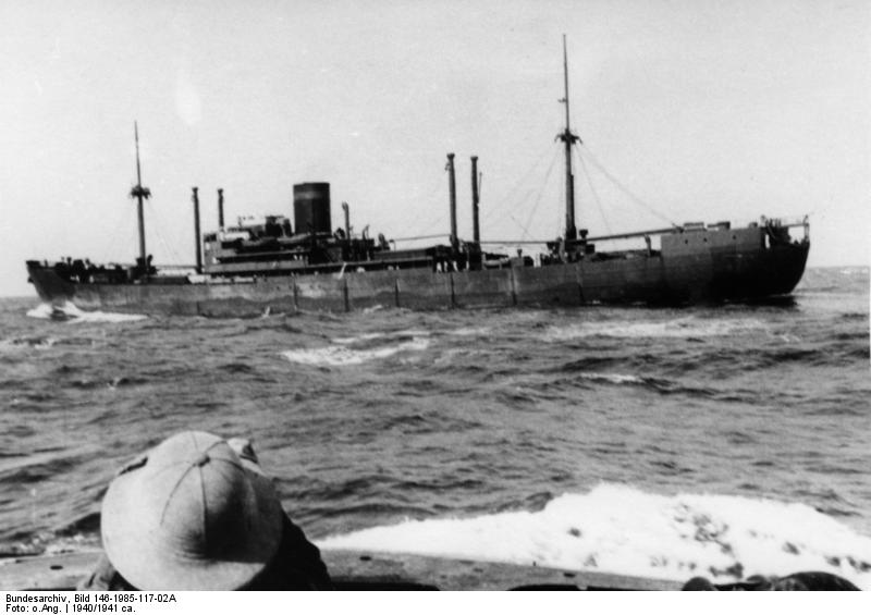 Hilfskreuzer-Kormoran-02.jpg