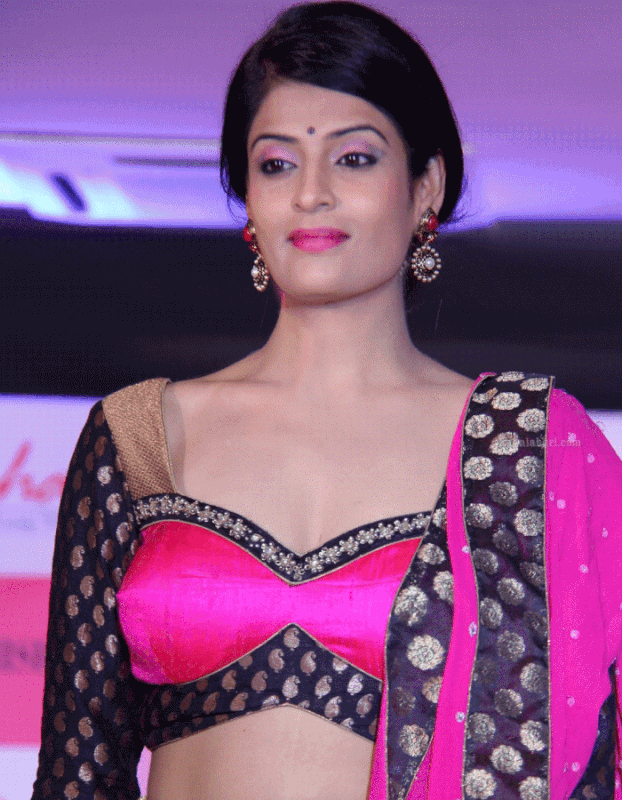 Aakanksha ND Model Boobs Fashion Show