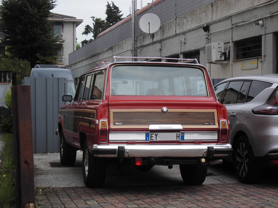 i.postimg.cc/dQSf2qpG/WAGONEER-5894cc-107kw-01-01-85.jpg