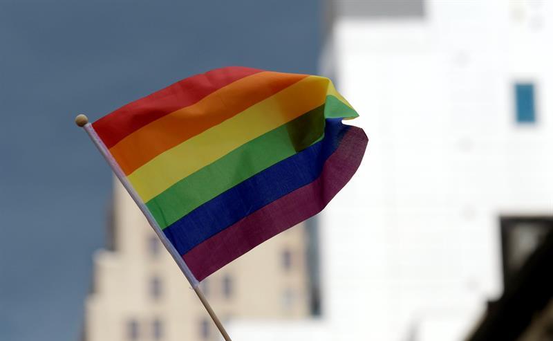 Disney recibe críticas por apoyar el proyecto de ley 'No digas gay' de Florida