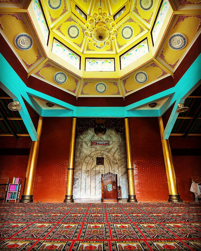 Bagian dalam Masjid Cheng Ho