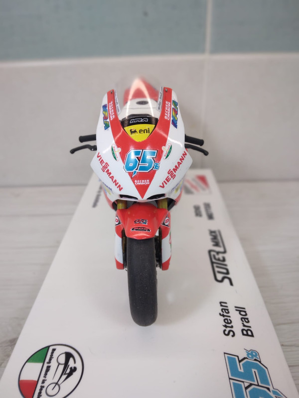 41EEA173-770B-471C-9D7F-51B56B0CD8B1