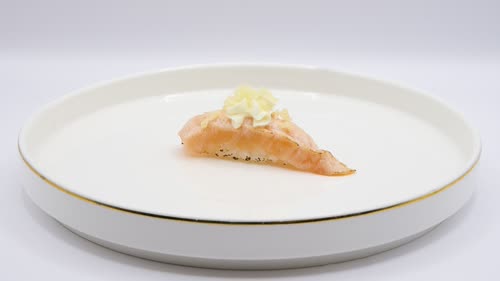 215. Nigiri sake flame farina fritta - 2 pezzi