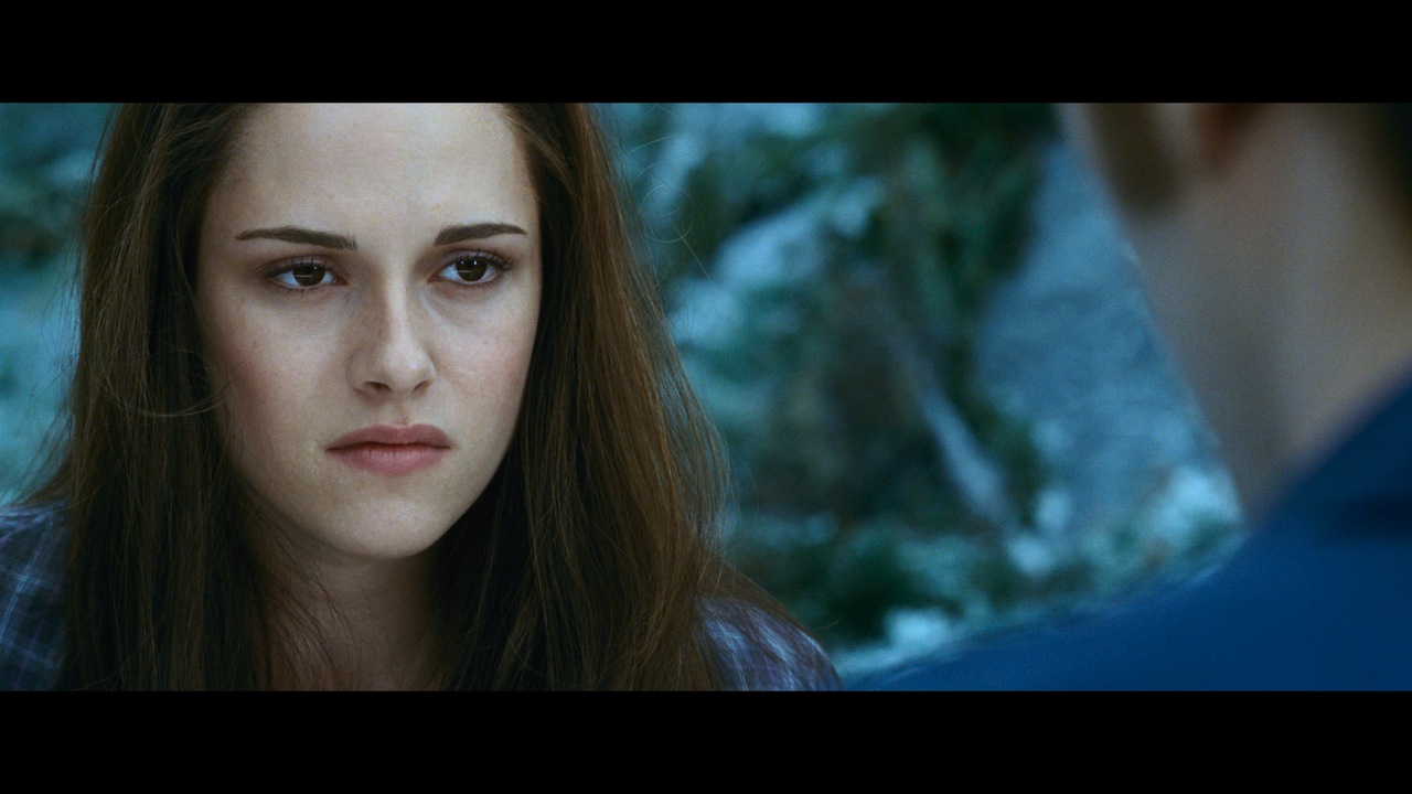 mpv-shot_The.Twilight.Saga.Eclipse.2010.2160p.UHD.BDREMUX.DV.HDR.HEVC-Нечипорук_01_35_40_0008