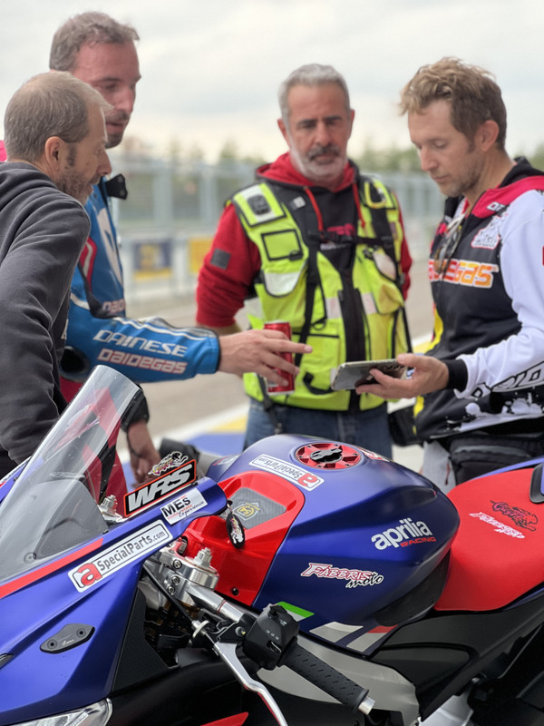 80E9DFB6-610D-4B2C-AB2F-8E2EC323738F