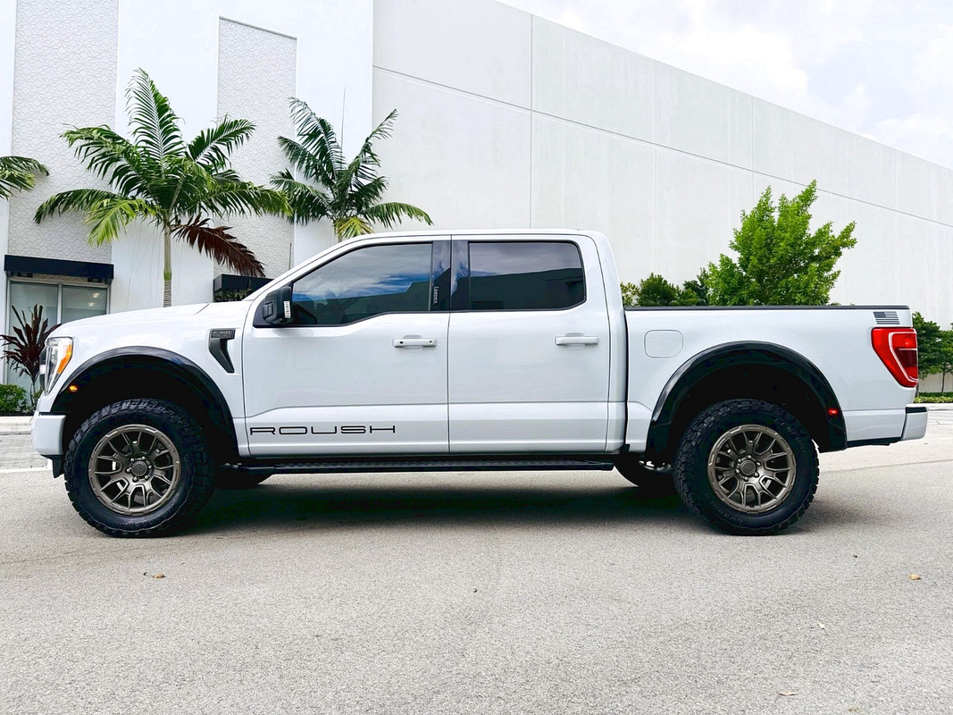 Vehicle thumbnail 13