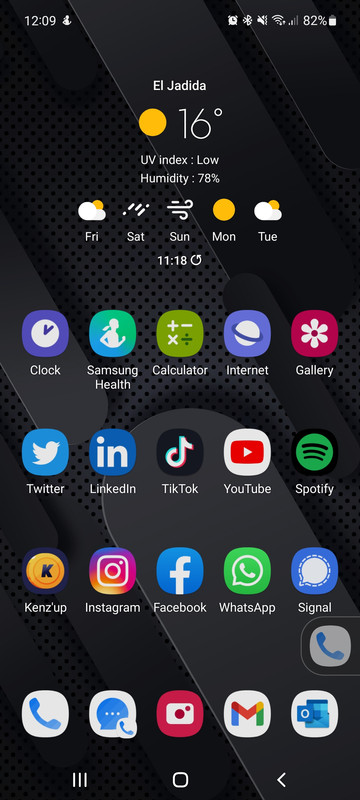 Screenshot_20220217-120901_One UI Home