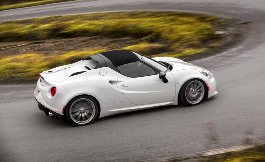 2015-Alfa-Romeo-4C-Spyder-107-876x535