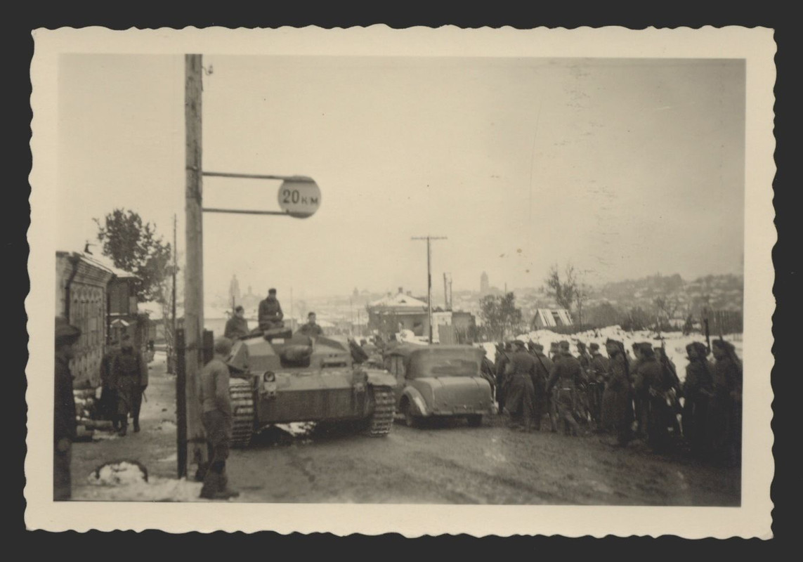 orig. Foto von 1941, Soldaten mit Sturmgeschütz 