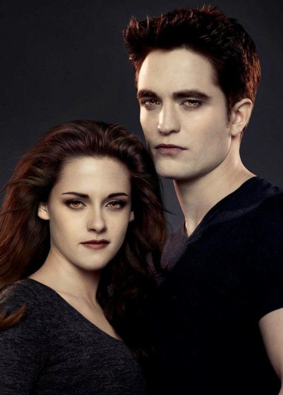 Bella-and-Edward-in-The-Twilight-Saga-Breaking-Dawn-Part-2