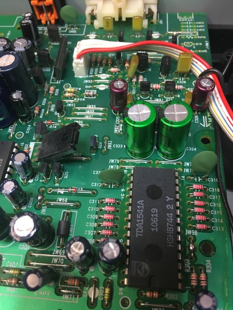 [Bild: Sony-CDP-750-TDA1541-A-Sektion.jpg]