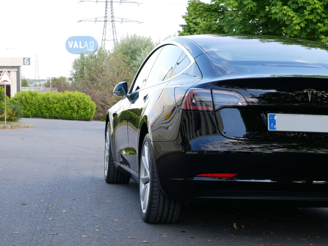 MODEL 3 FACE ARRIERE