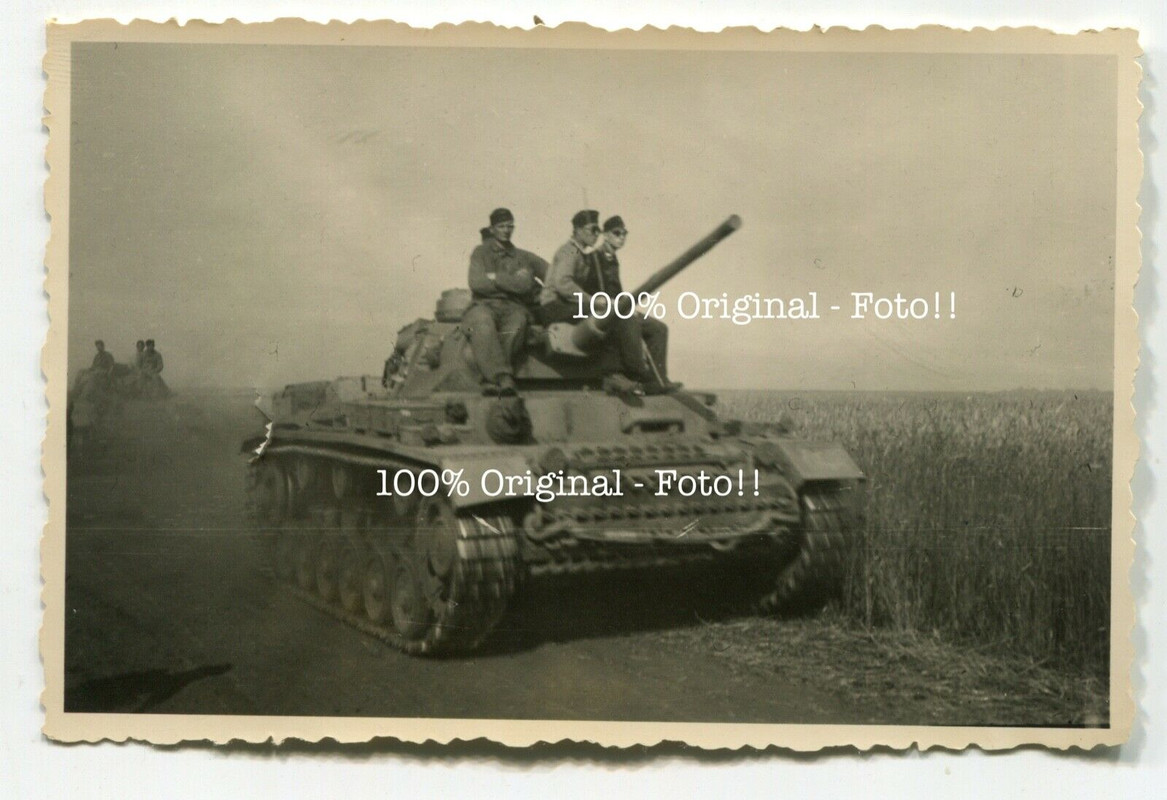 Foto Russland deutscher Panzer 3 Vormarsch Besatzung Crew