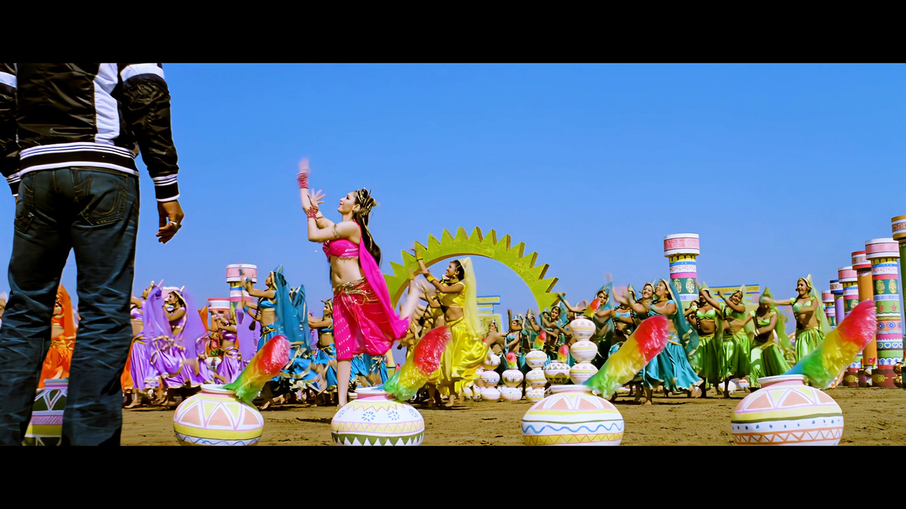 Tamanna Hot Song From Himmatwala Naino Main Sapna 4K (Best Quality).mp4_snapshot_00.34_[2021.04.05_1