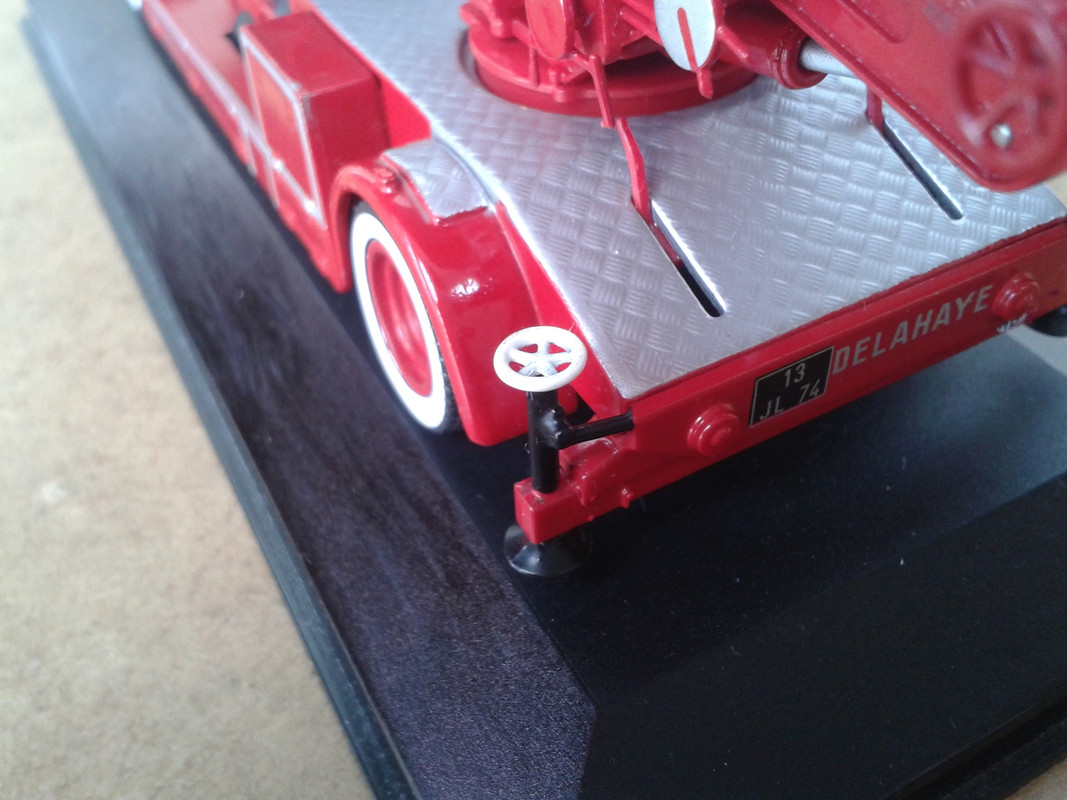 1939 Delahaye Type 103 con escalera Magirus hidráulica TTL de 26 metros “Bomberos del Principado de 