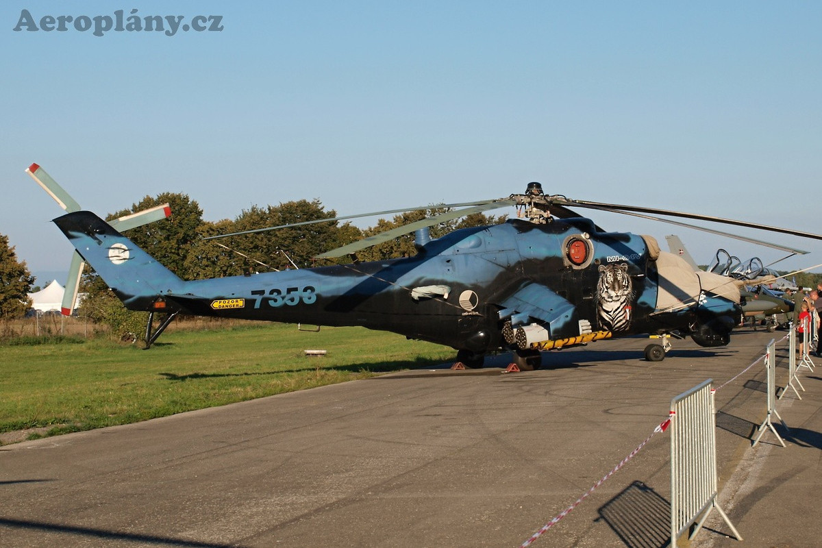 t31390412039-planes.jpg