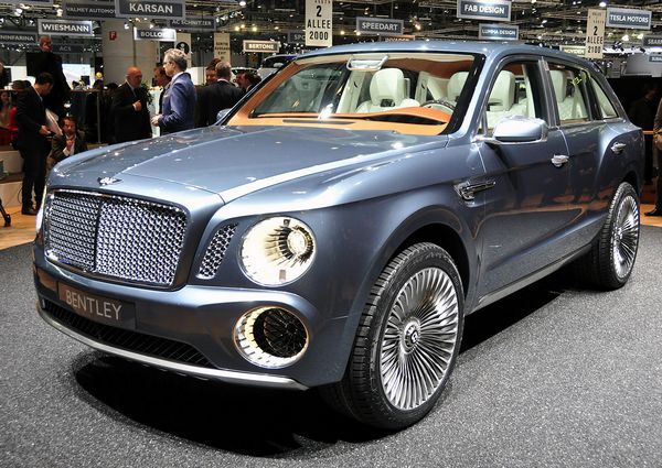 Bentley EXP 9 F новый внедорожник Bentley EXP 9 F новый внедорожник