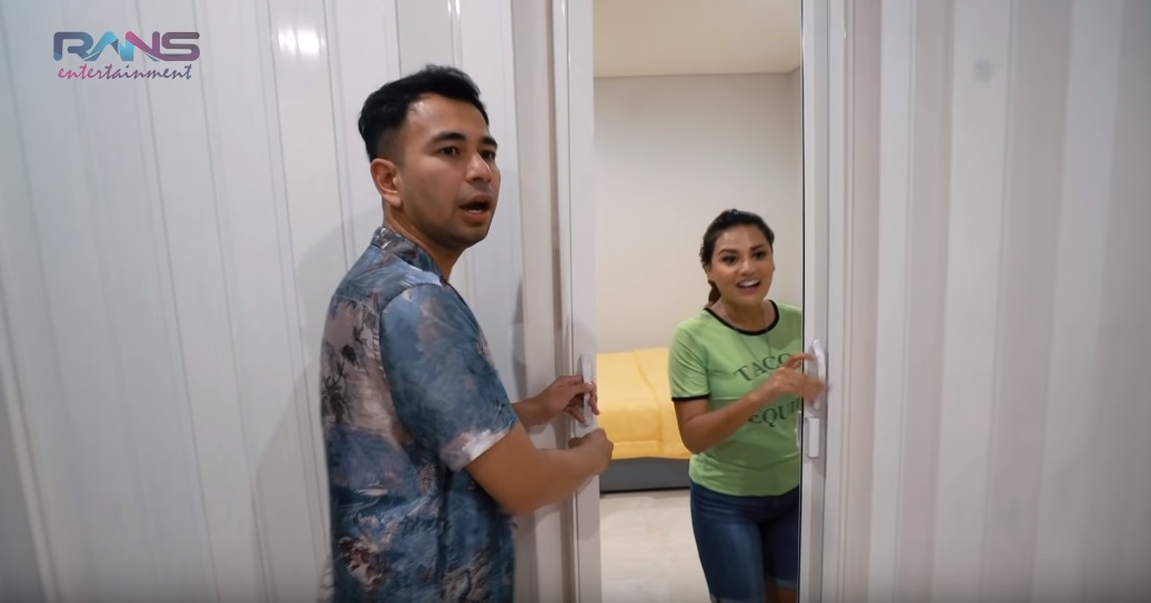 Connecting room