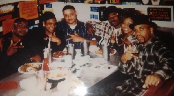 pornstars-janet-jacme-angel-kelly-throwing-up-nh-with-r90s-v0-sojfxp1xw1f81.jpg