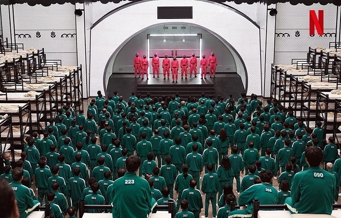 Squid Game, serial drama asal Korea Selatan yang menduduki peringkat pertama sebagai tayangan paling banyak ditonton di Netflix.