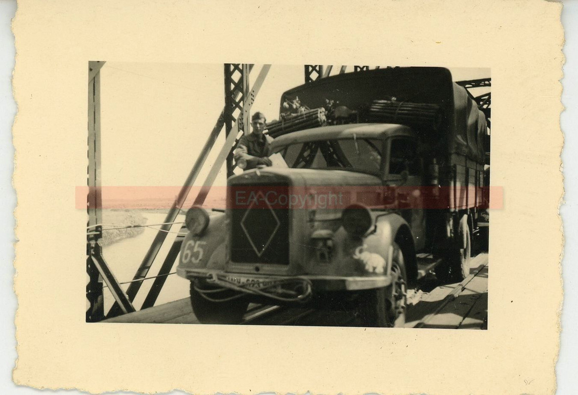 LKW Camion Truck Wappen StuG Sturmgeschütz Abteilung 203 Foto