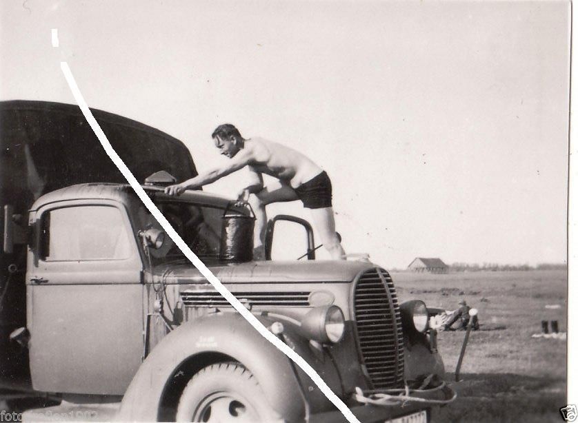 Kleines Foto Rußland 1942, bei Rschew, Soldat in