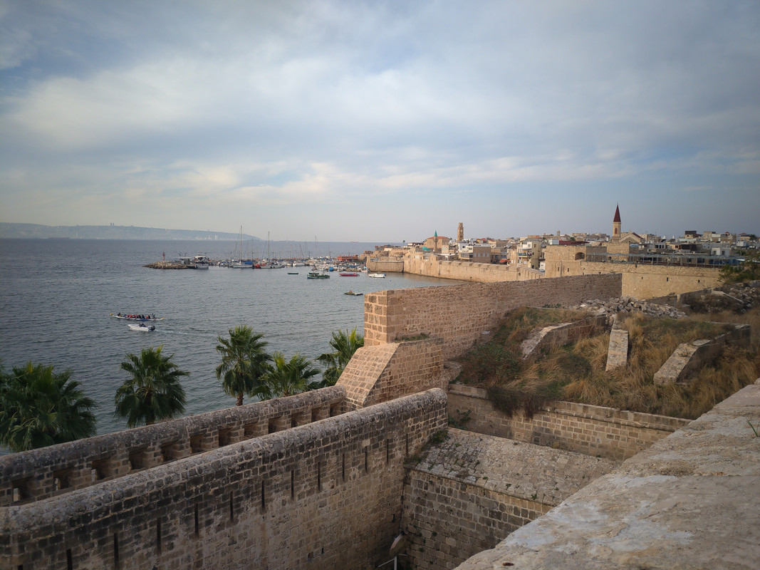 02-EdgeOfTheWall-QCam