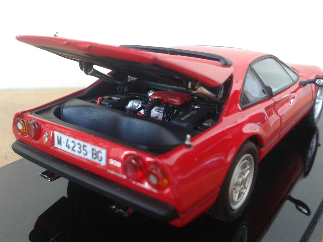 1982 Ferrari 308 GTB Quattrovalvole (Kyosho) (6)