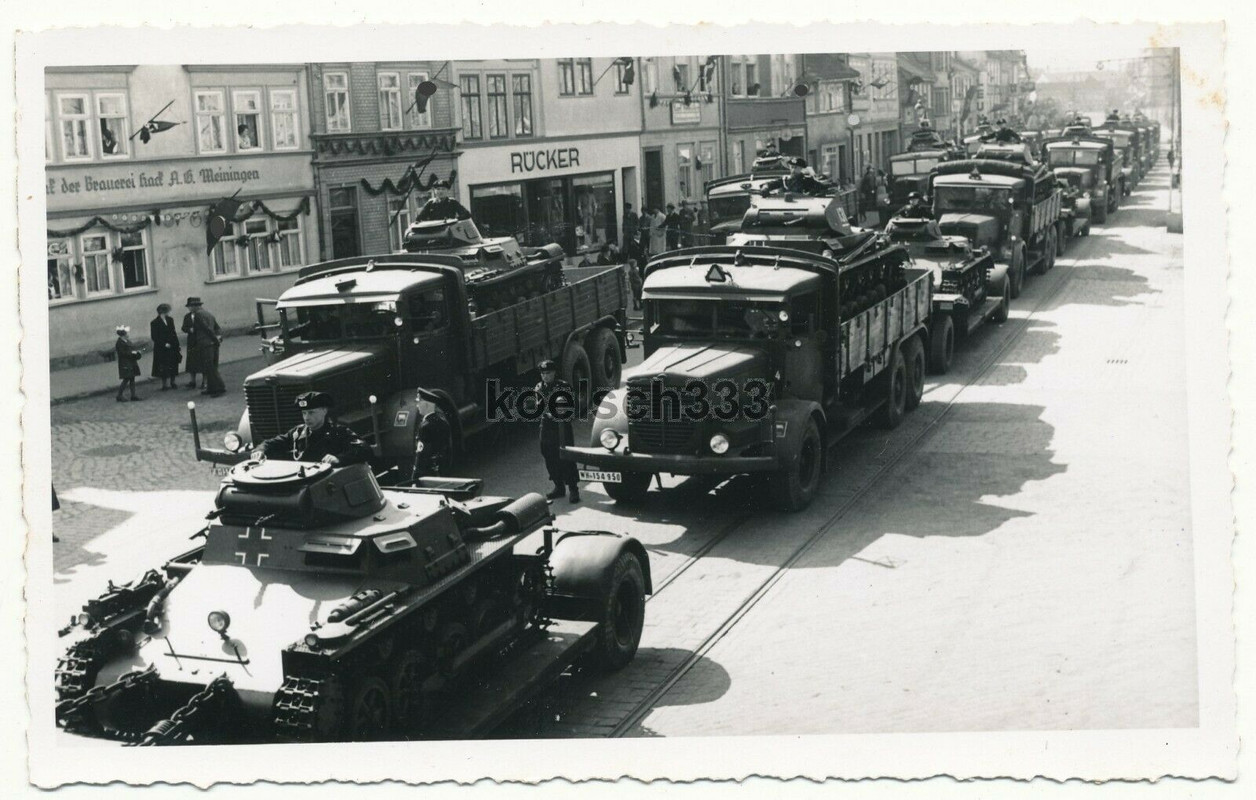 Foto Panzer Abt. 66 (verl.) Panzer der Wehrmacht auf Büssing LKW´s in Meiningen2