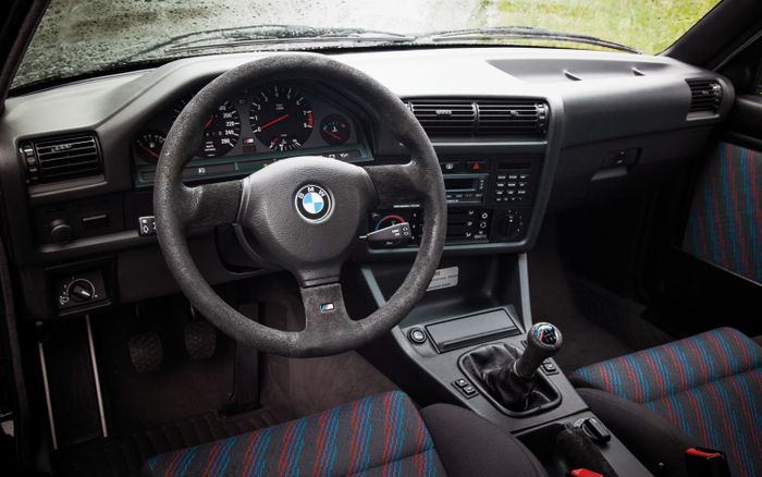 bmw-m3-interior-551c1cdb9e9d9.jpg