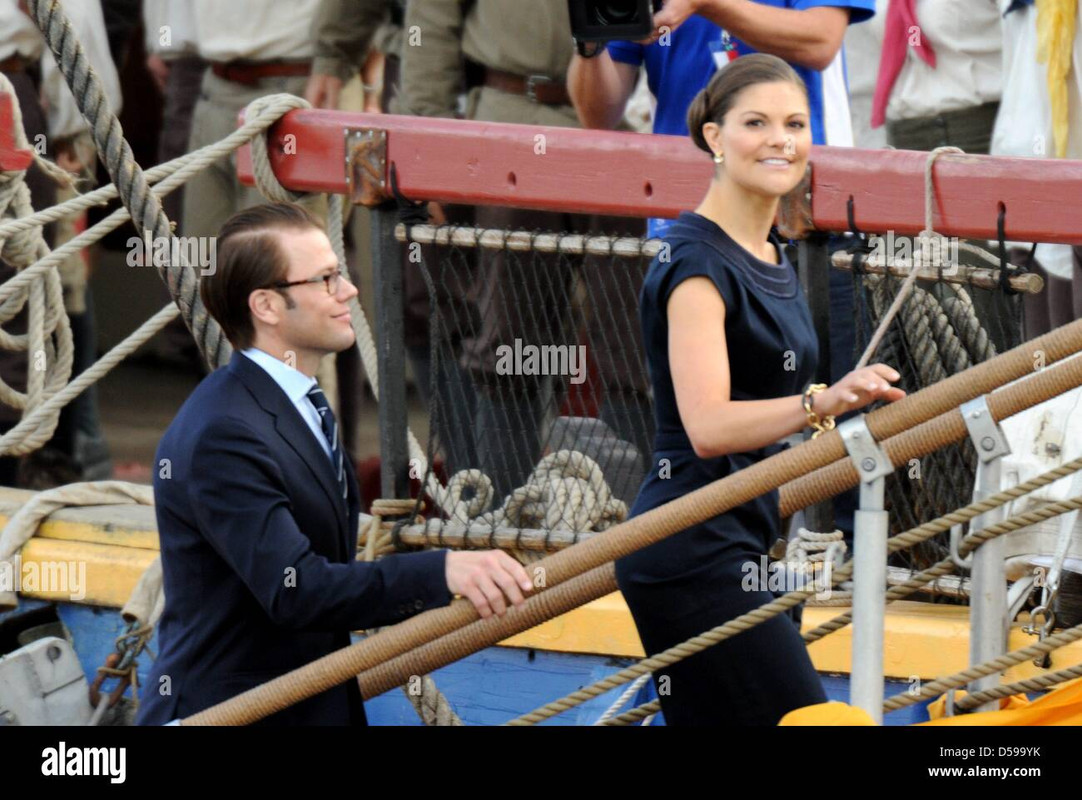 crown-princess-victoria-of-sweden-and-her-husband-to-be-daniel-westling-D599YK