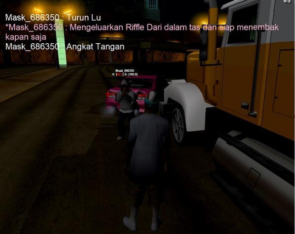 MENGELUARKAN-RIFFLER-DARI-DALAM-TAS-DAN-