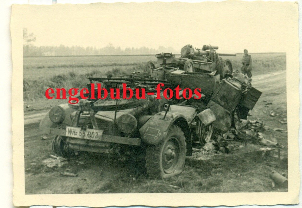 FOTO - FLAK-REGT. - SdKfz mit 8,8cm FLAK-AUFBAU zerstört - 24.5.