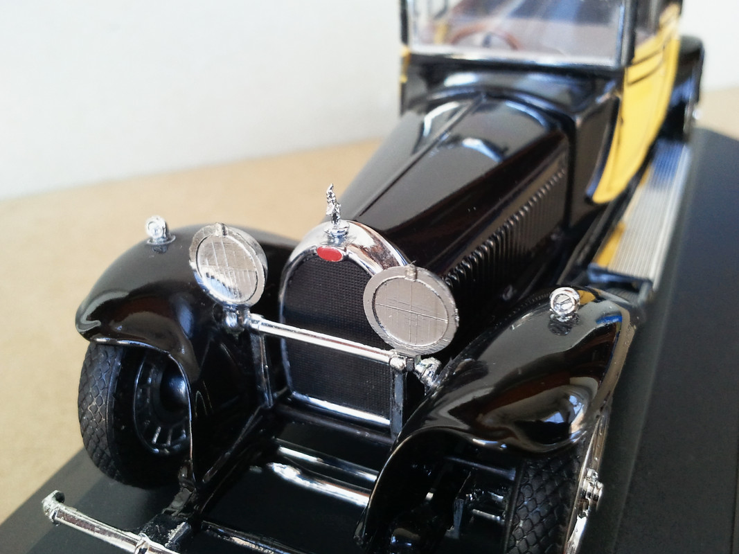 1929 Bugatti Type 41 Royale (Chasis 41.150) Berline de Voyage (Franklin Mint) (4)