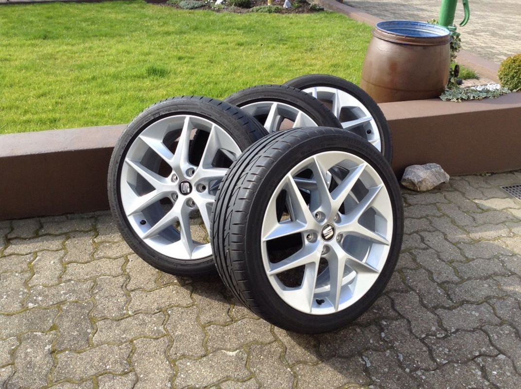 Seat-Performance-18-Zoll-Felgen-Komplettraeder