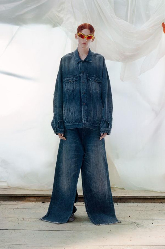 Balenciaga, la campagna Autunno/Inverno 2023 Balenciaga, la campagna Autunno/Inverno 2023
