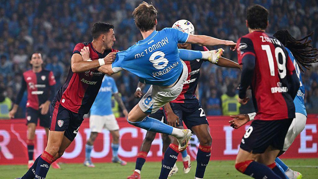 Napoli vs Cagliari, 01h45 ngày 31/08