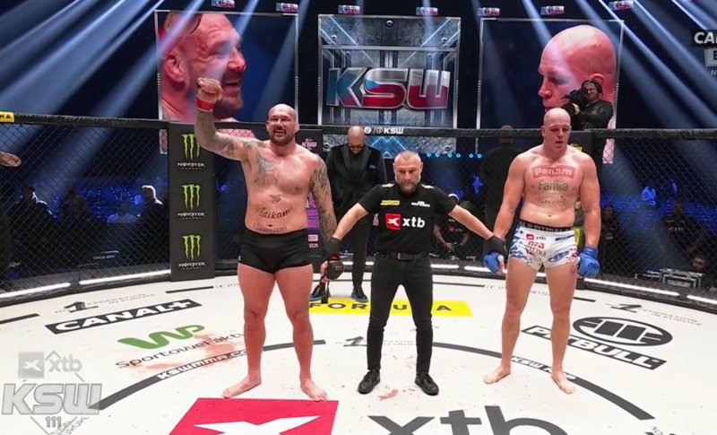 Фил Де Фрис с 13-та защита на титлата си в KSW