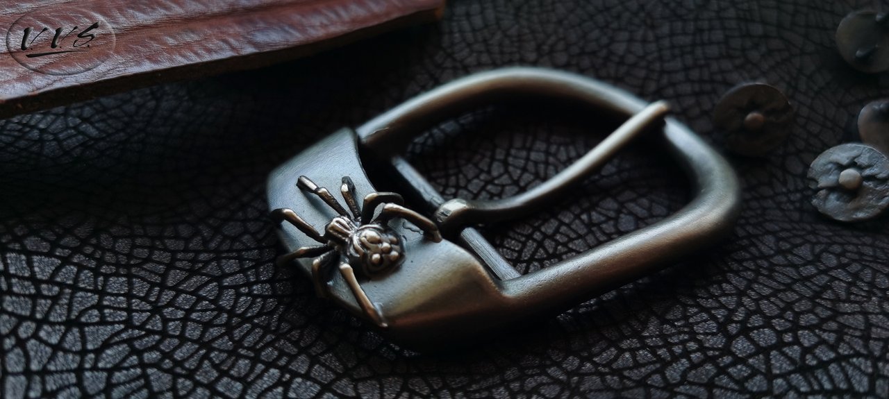 пряжка паук6