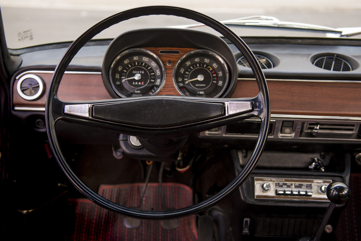 1970-SEAT-124-steering-wheel_HQ
