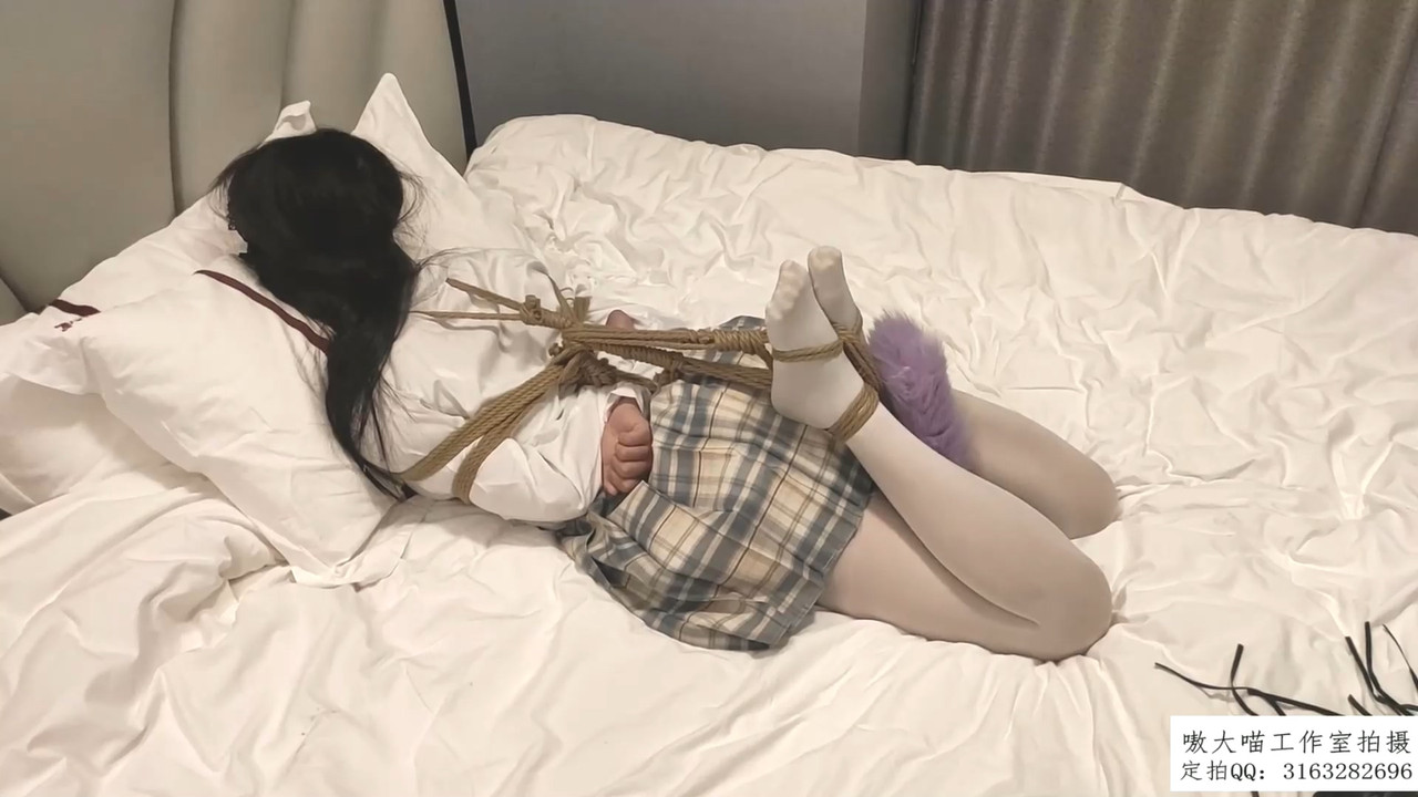 嗷大喵 二次元少女JK系列 02.mp4_20210524_185240.325