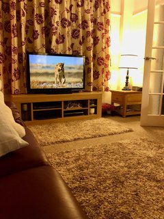 livingroom-TV.jpg