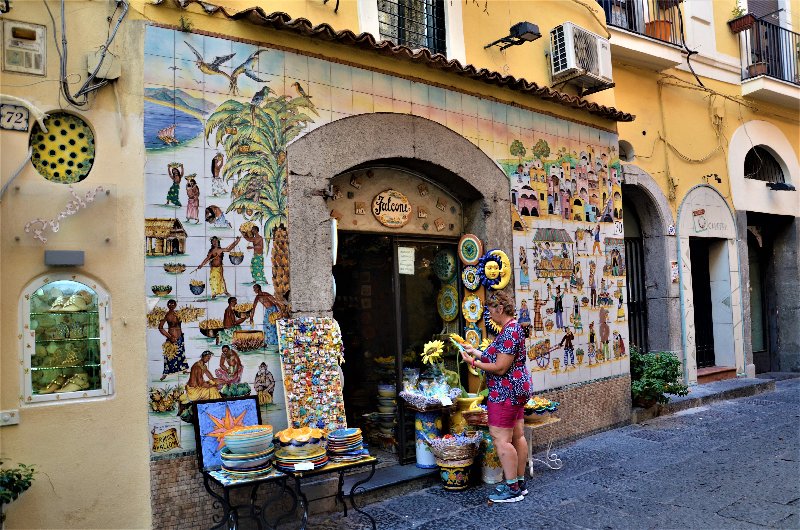 VIETRI SUL MARE-24-9-2018 - Italia y sus pueblos-2018/2019/2023 (53)