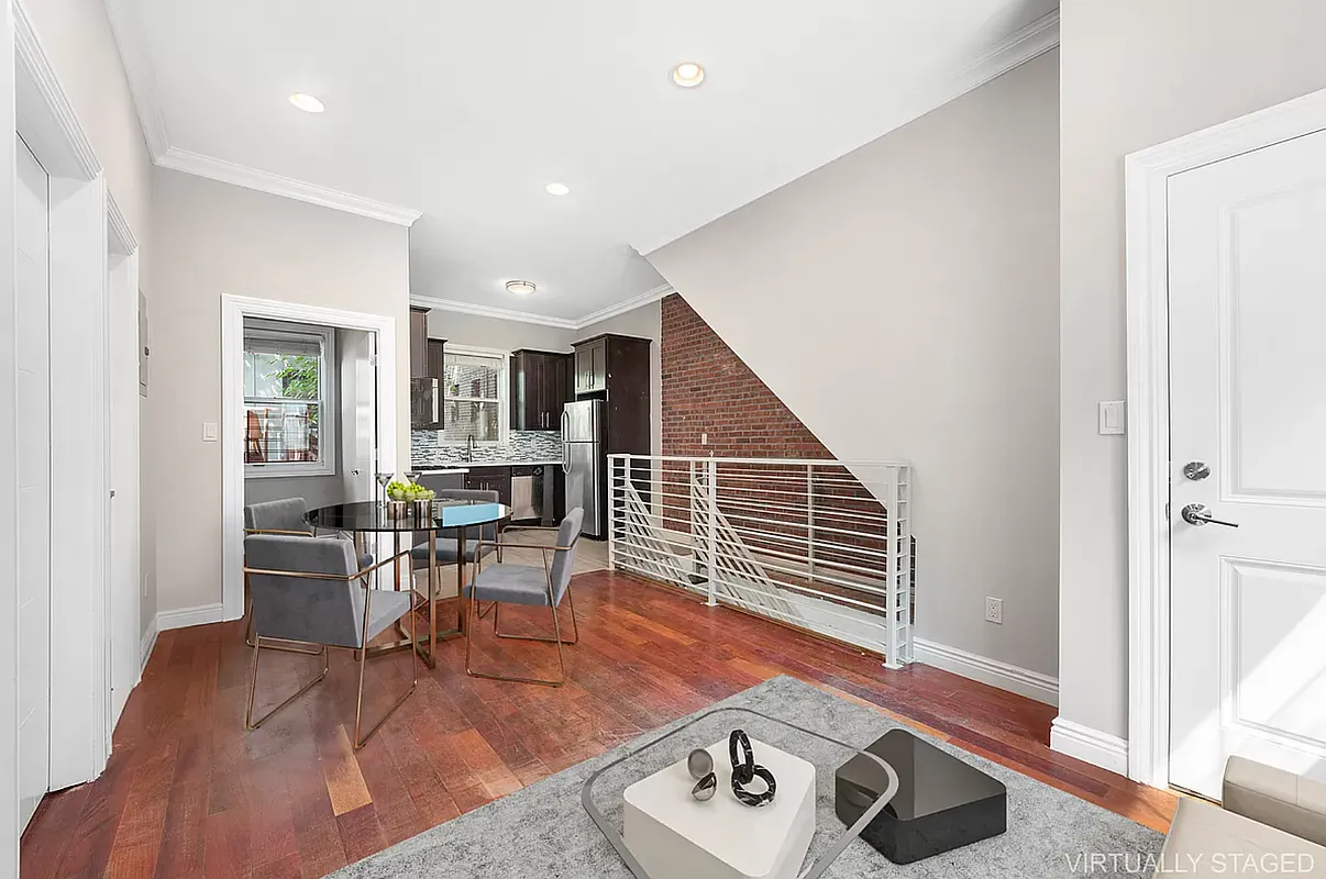 527 Carroll Street property photo 1