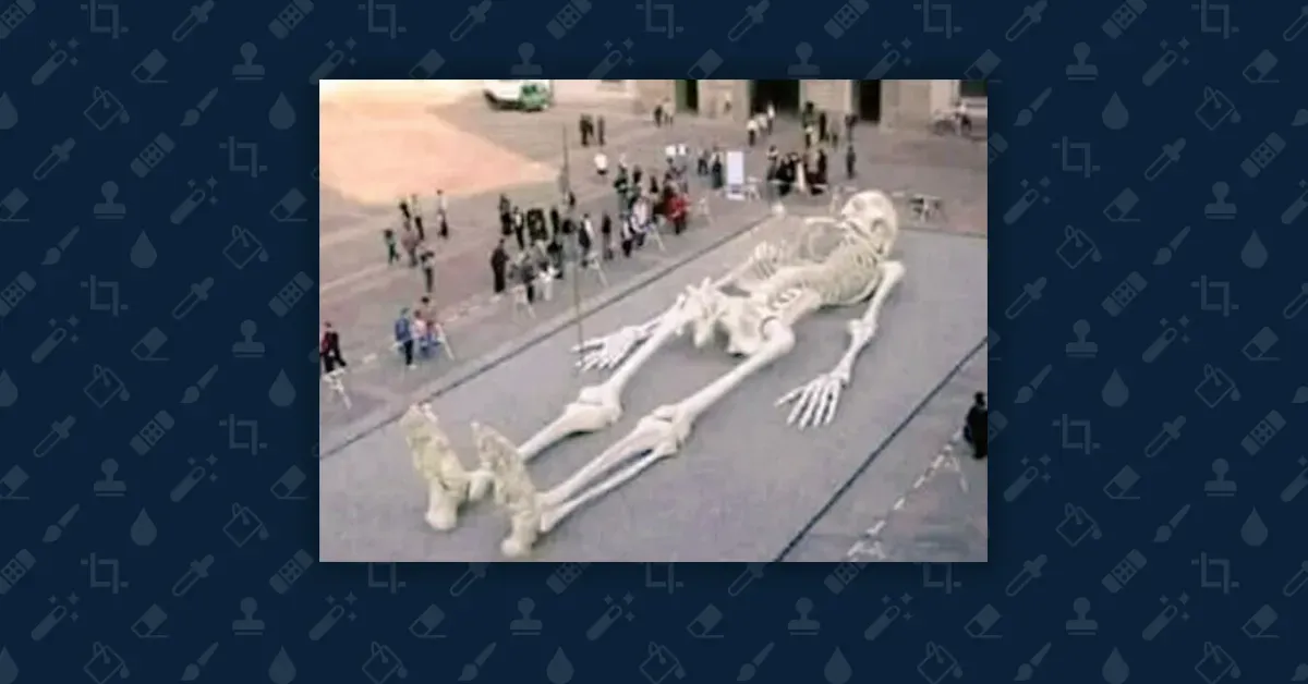 giant-skeleton-goliath-faux-feature